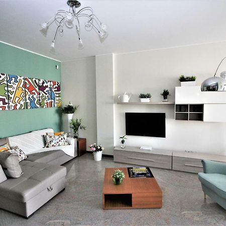 Downtown Eco Chic Apartment Milan Bagian luar foto